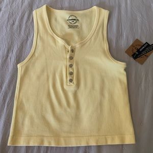 seamless yellow tank